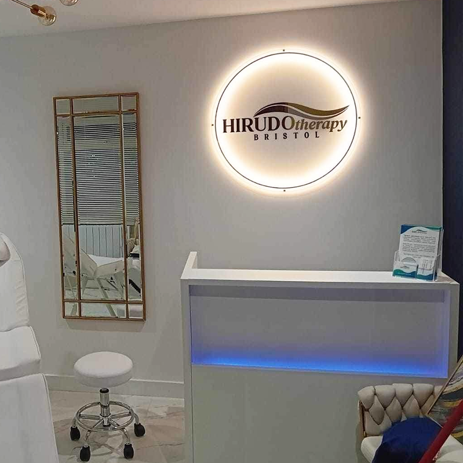 Salon Acrylic Business Sign with Metal Letters and Metal Edges, Acrylic Backlit Sign For Interior Space Decoration